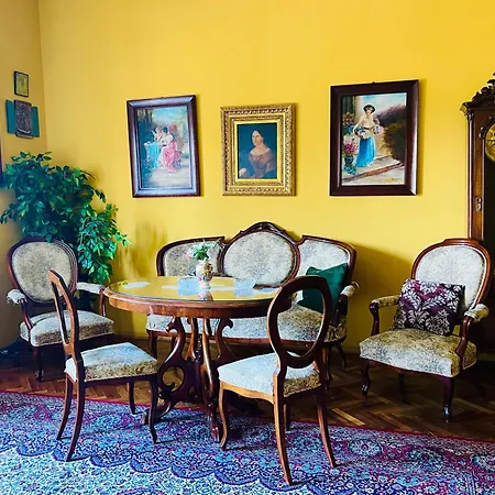 Apartman With Parking 3 Bedroom Novi Sad